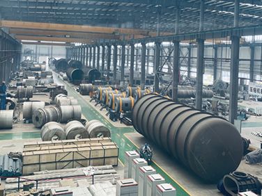 Equipamento de Evaporação de Efeito Múltiplo de Filme Descendente para Tratamento de Efluentes